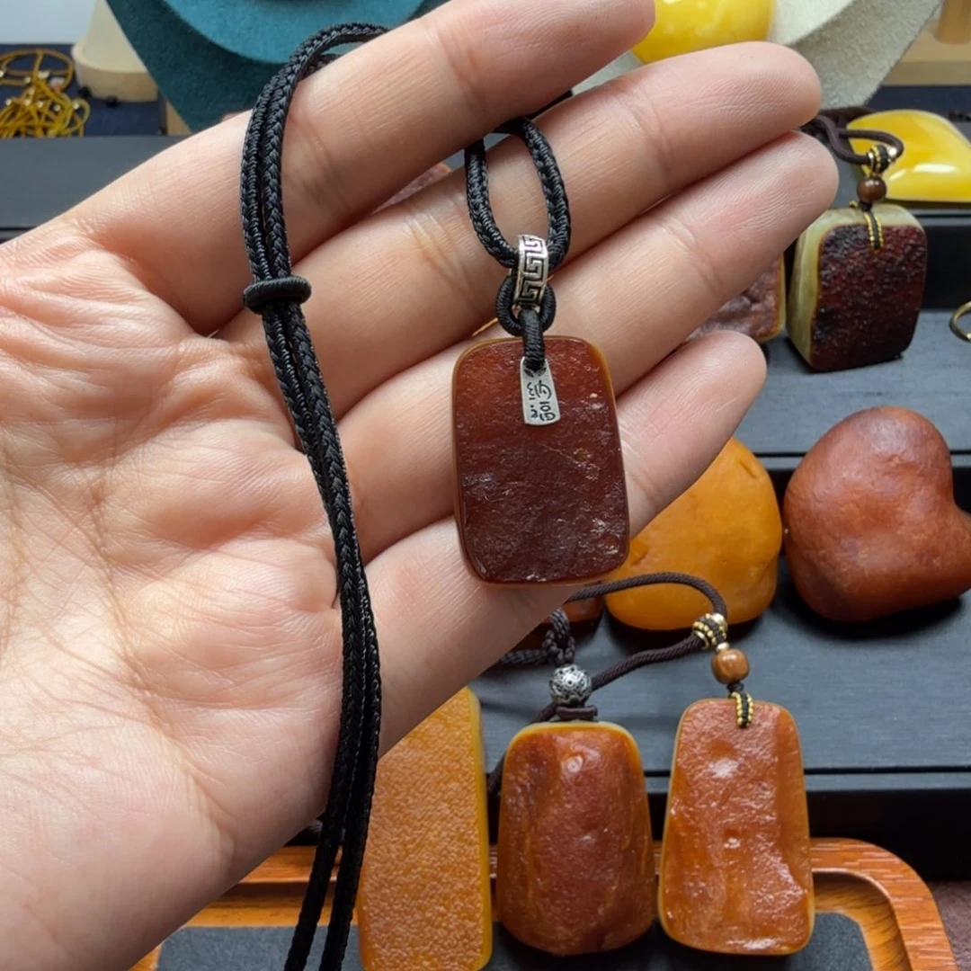 琥珀吊坠(赠链)未镶嵌