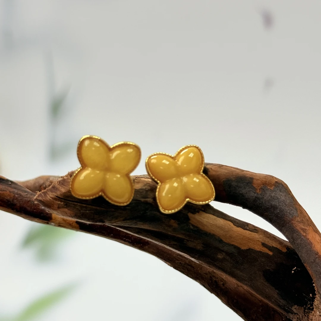 铂瑞嘉925银蜜蜡四叶草耳钉XQ1291商品多样性发其一