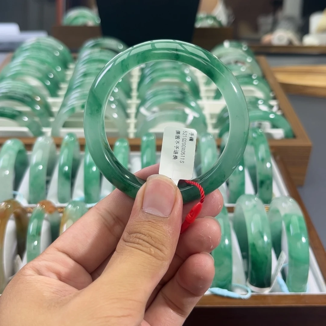 石英质玉未镶嵌吊坠(不含链)多样性