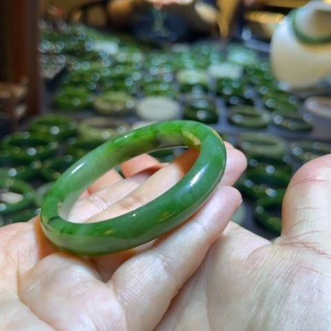 和田玉（碧玉）手镯未镶嵌