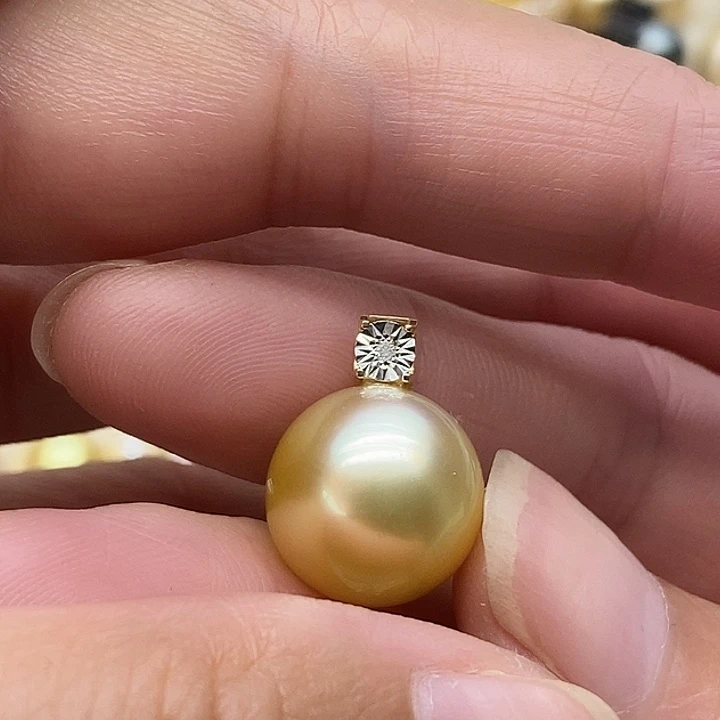 18K金镶嵌海水珍珠吊坠(不含链)