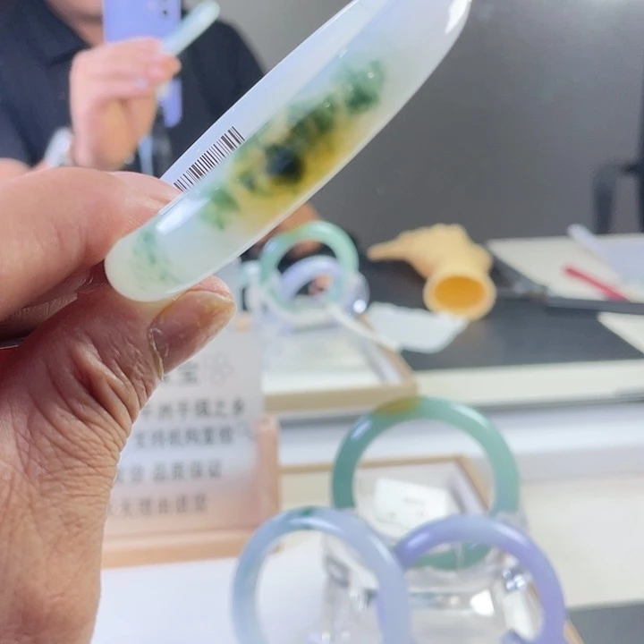 未镶嵌手镯翡翠成品