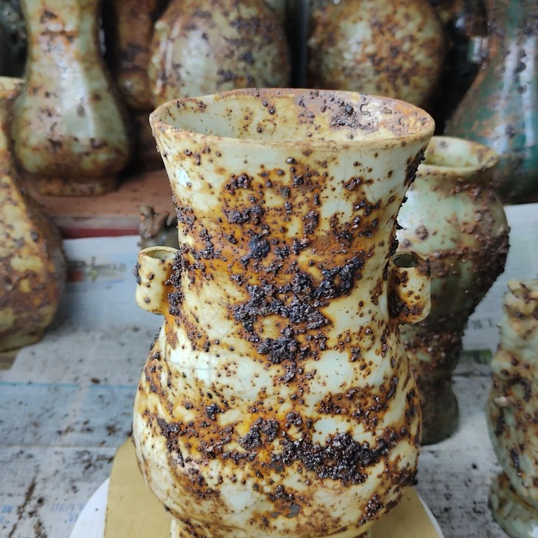 瓷片贯耳瓶器型官窑生锈瓷