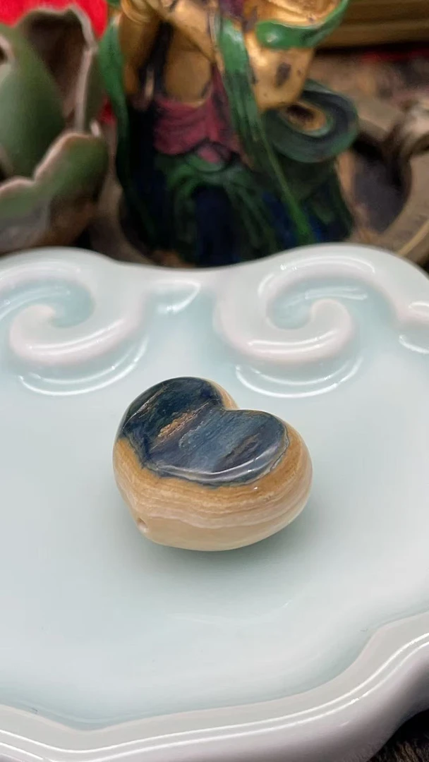 A521精品猛犸象牙20.5*16.5左右文玩手串特色皮轻奢简约爱心挂件