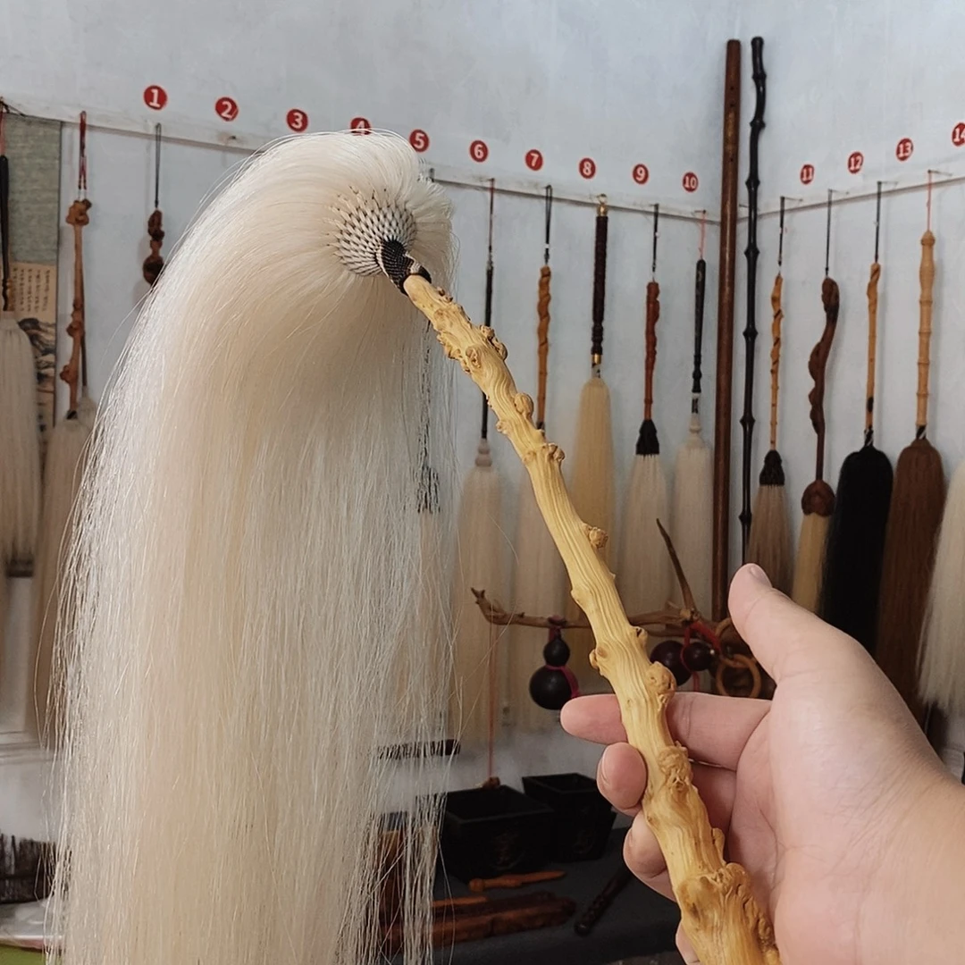 降龙木马尾拂尘的