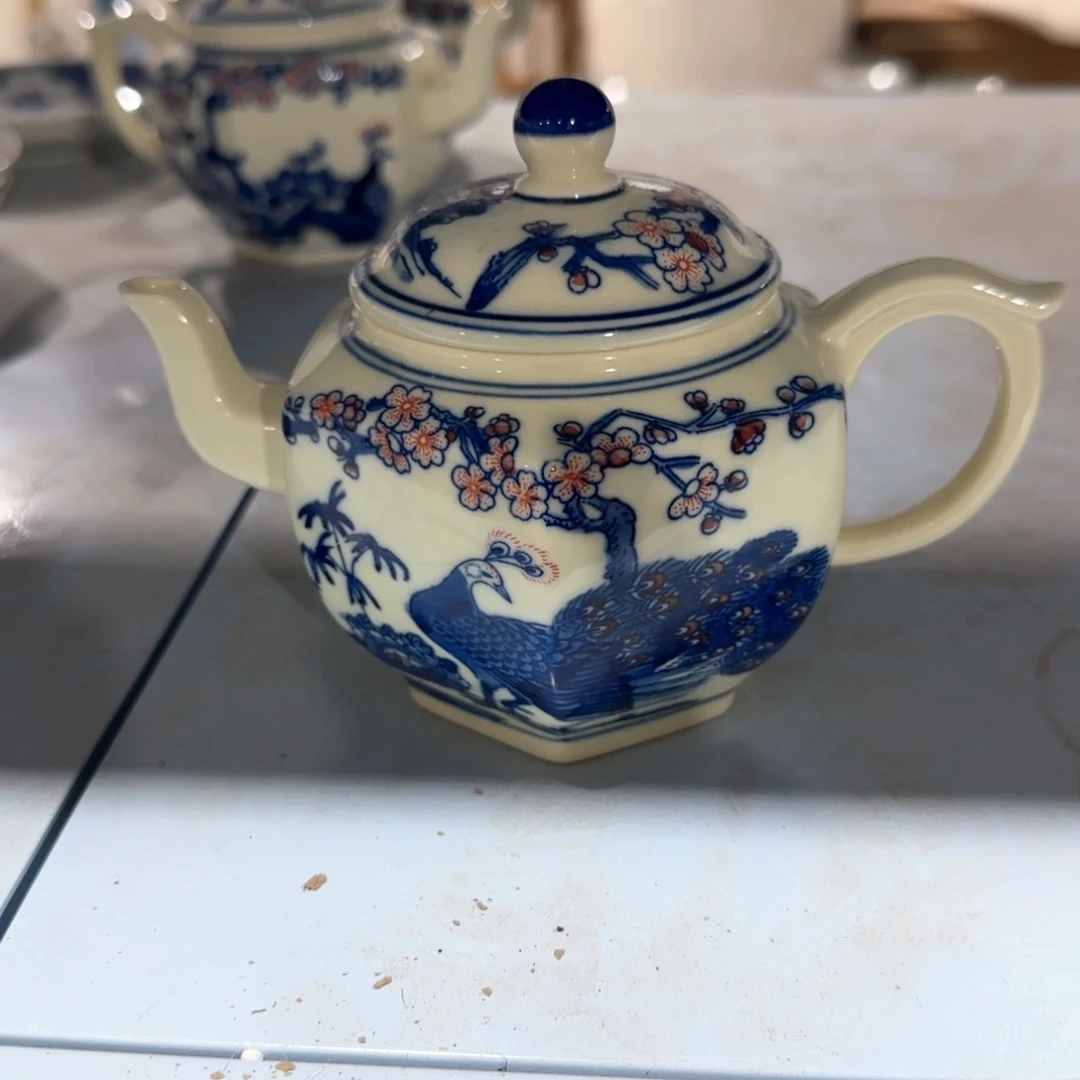 瓷片瓷器上写出两行对联来说明