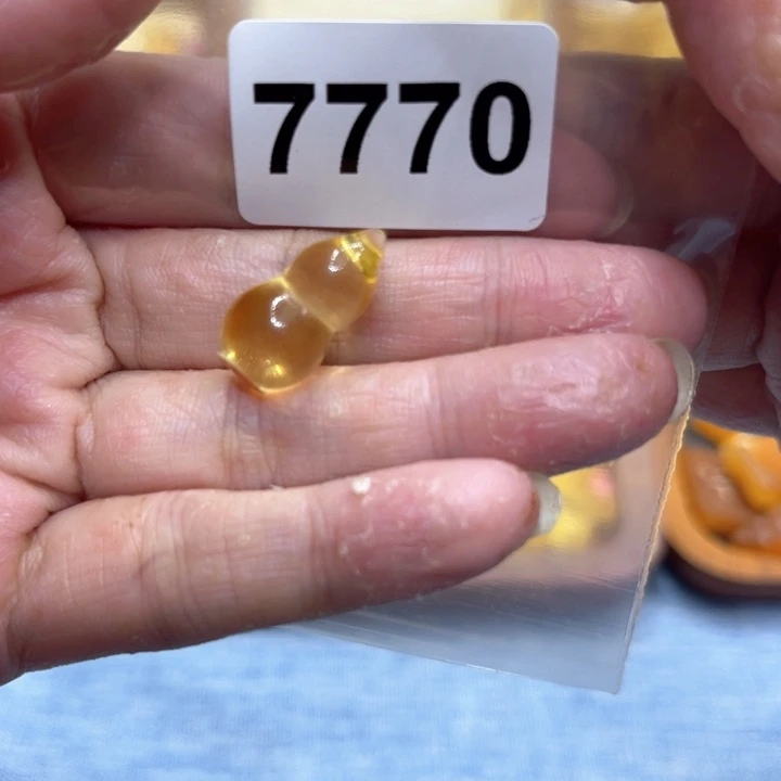 未镶嵌琥珀珠宝奇石