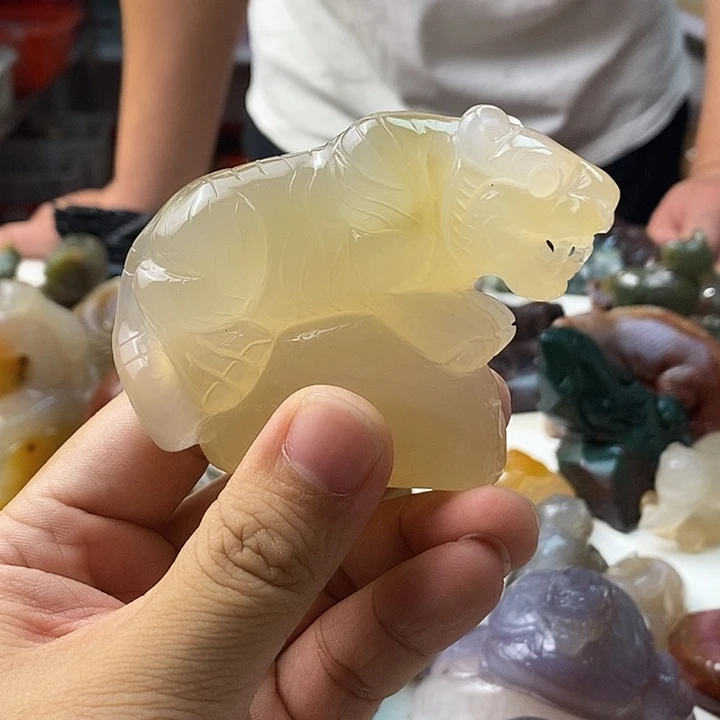 用***5玛瑙/玉髓未镶嵌颈饰