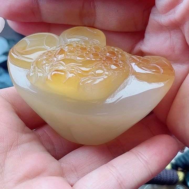 粤***店玛瑙未镶嵌手饰吊坠