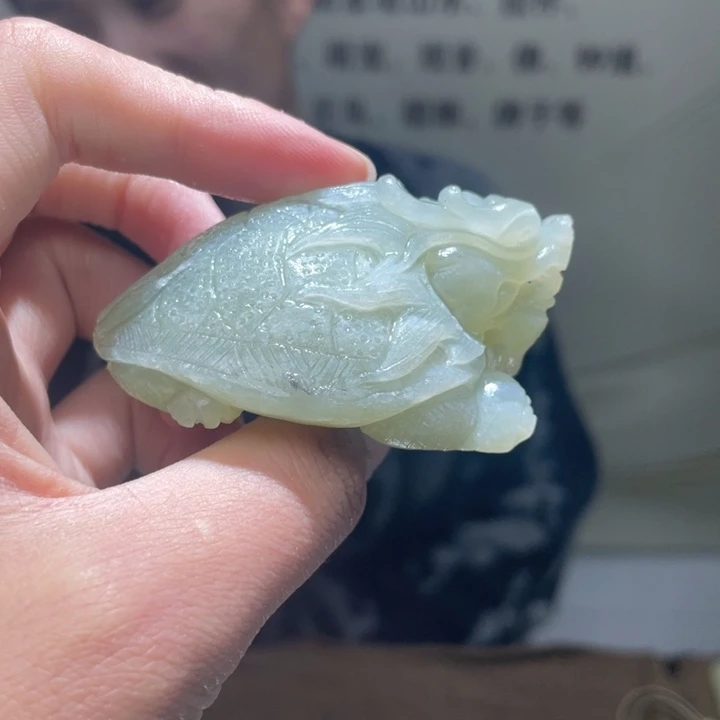 和田玉未镶嵌把件