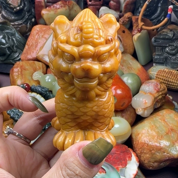 透闪石质玉未镶嵌珠宝奇石