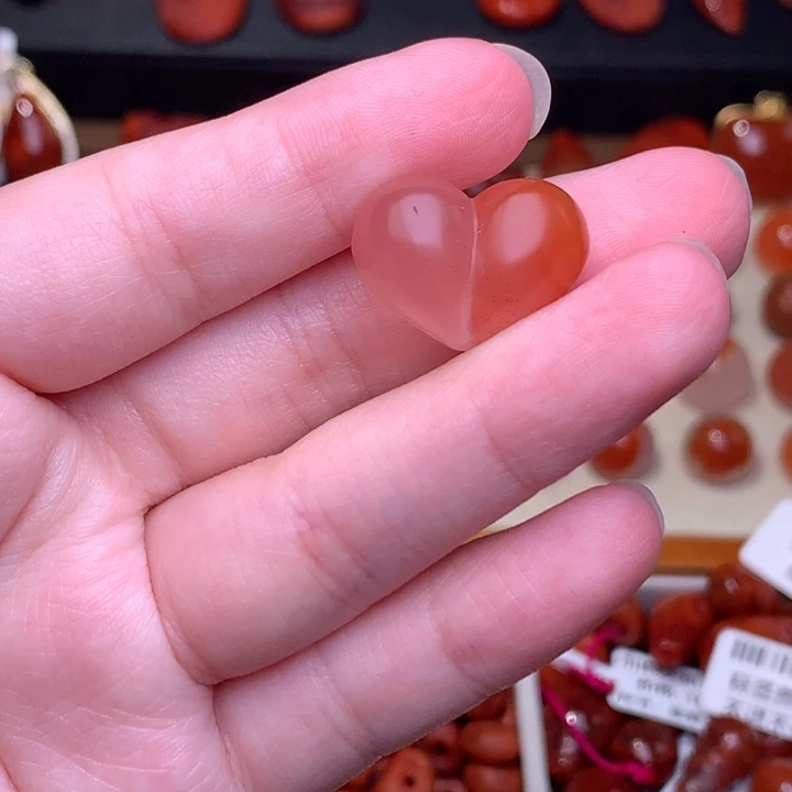 南红玛瑙未镶嵌珠宝半成品屁桃