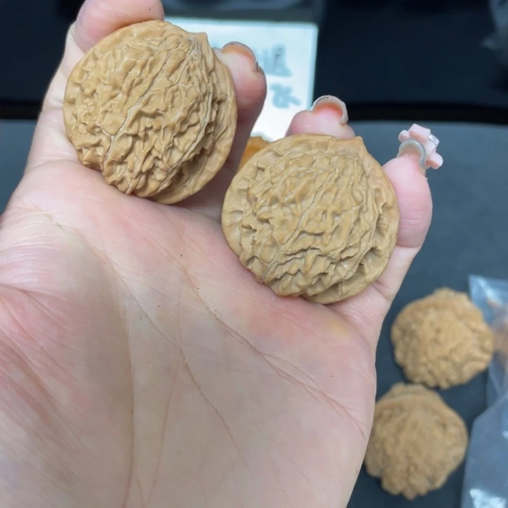 核桃把件秦岭核桃的主要种植狮子头