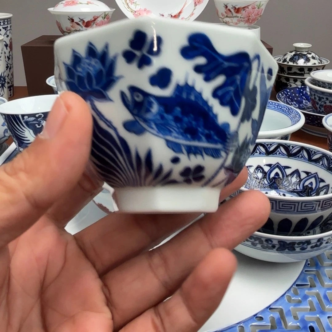 茶具八方鱼藻纹手绘杯景德镇发货