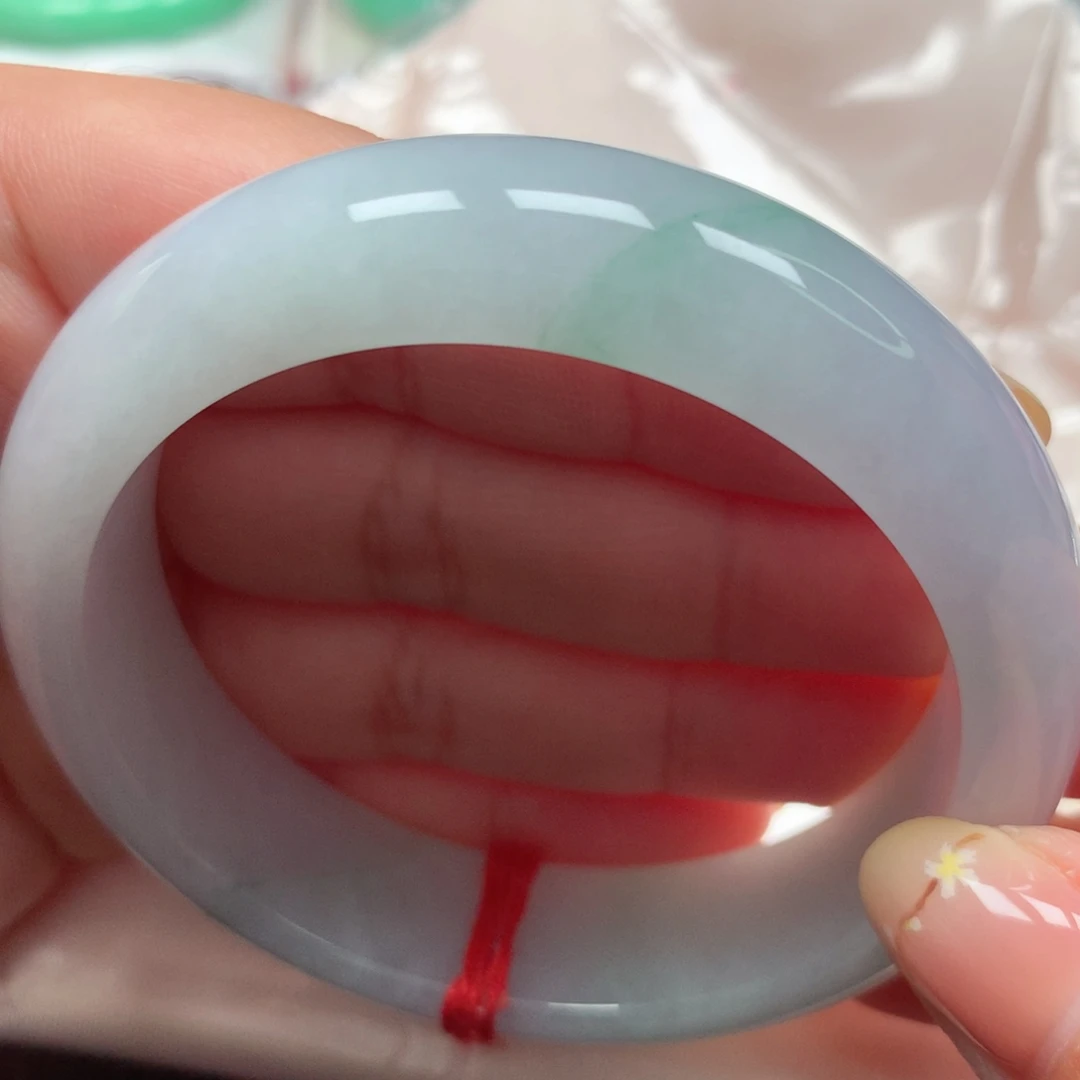 翡翠未镶嵌手镯51冰润飘绿轮胎