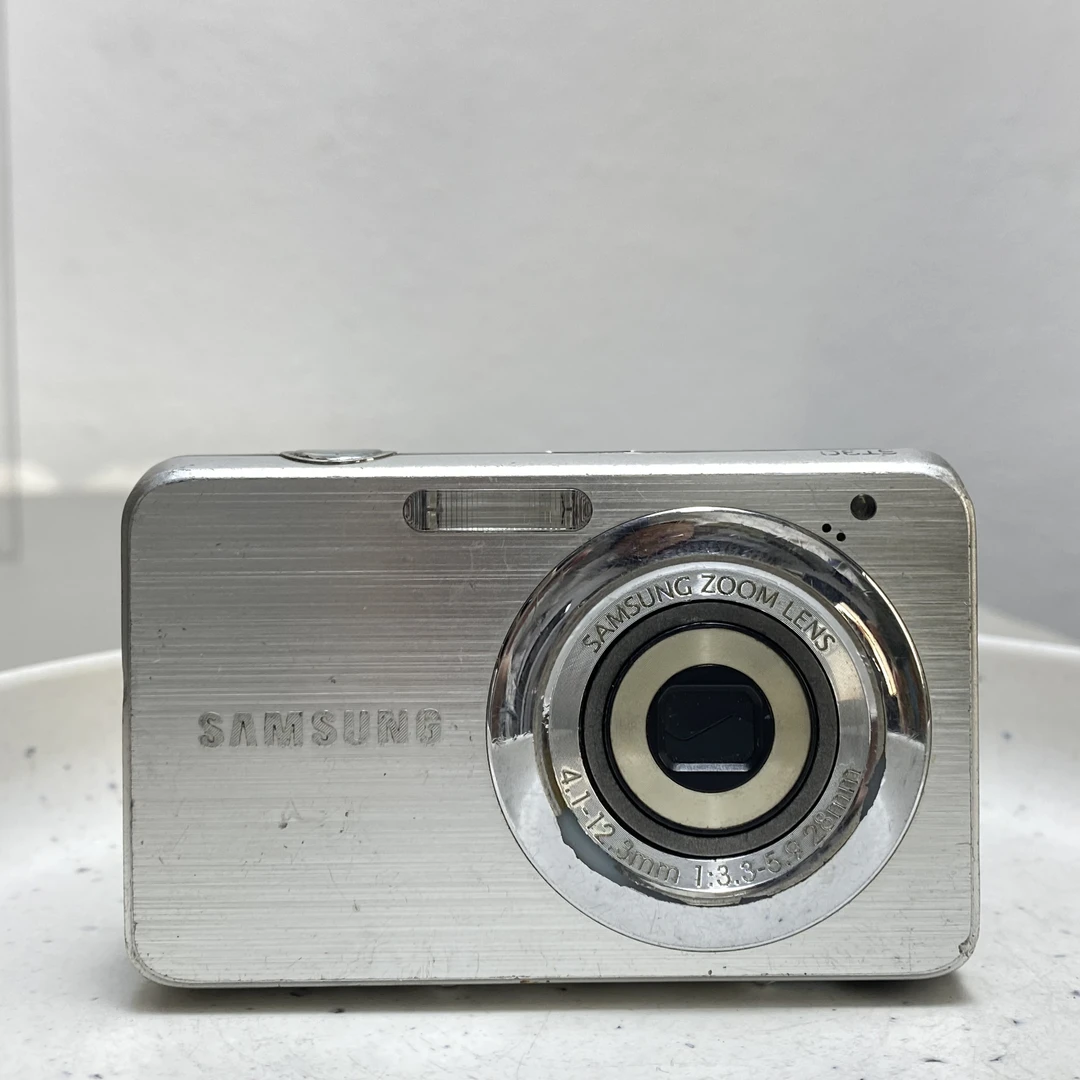 9新 Samsung/三星 三星ST30 1000万像素3倍变焦数码ccd