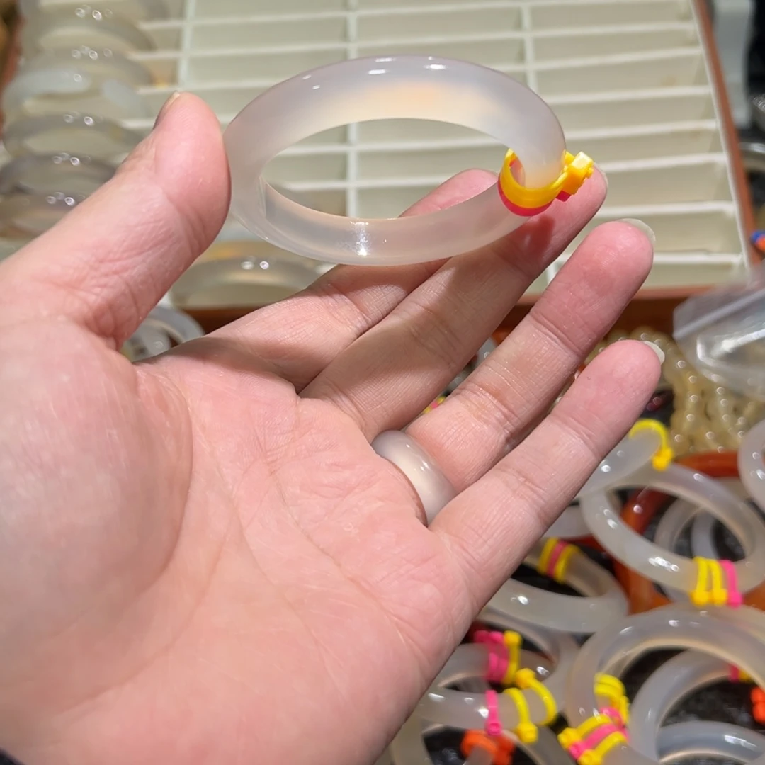 玛瑙/玉髓未镶嵌手镯53圈2.4