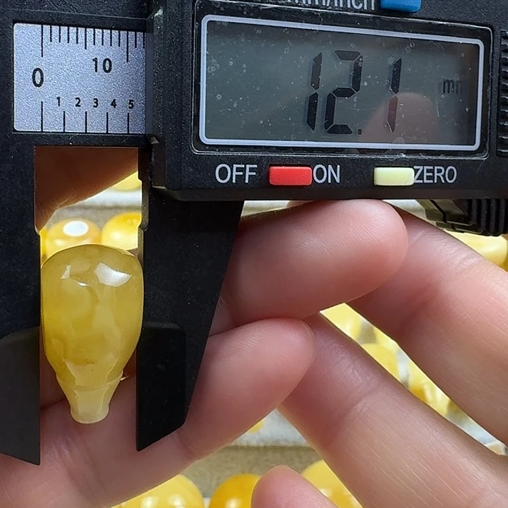 蜜蜡未镶嵌裸石17杂