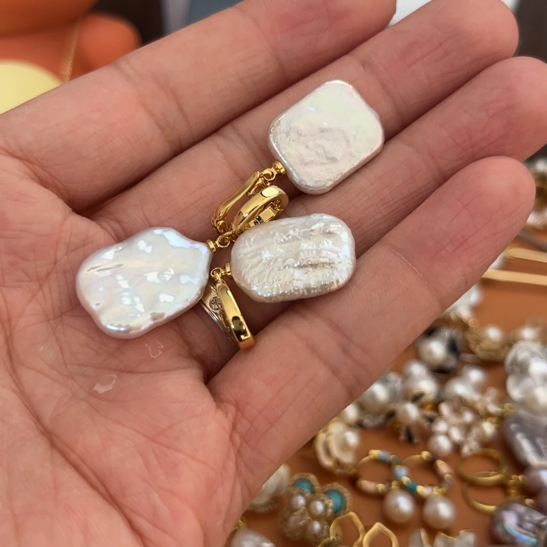 淡水珍珠钛钢颈饰方糖白吊坠