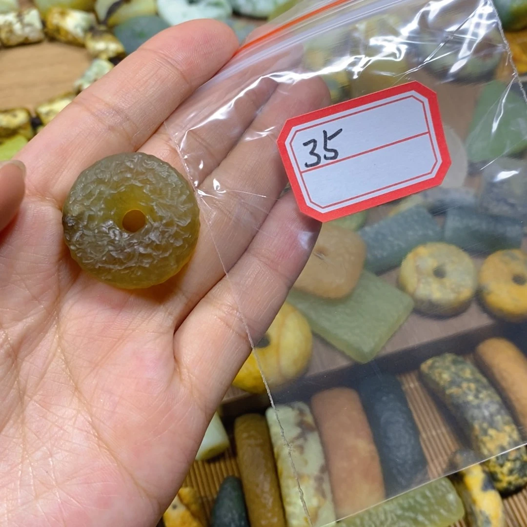 蛇纹石玉未镶嵌颈饰栗****L