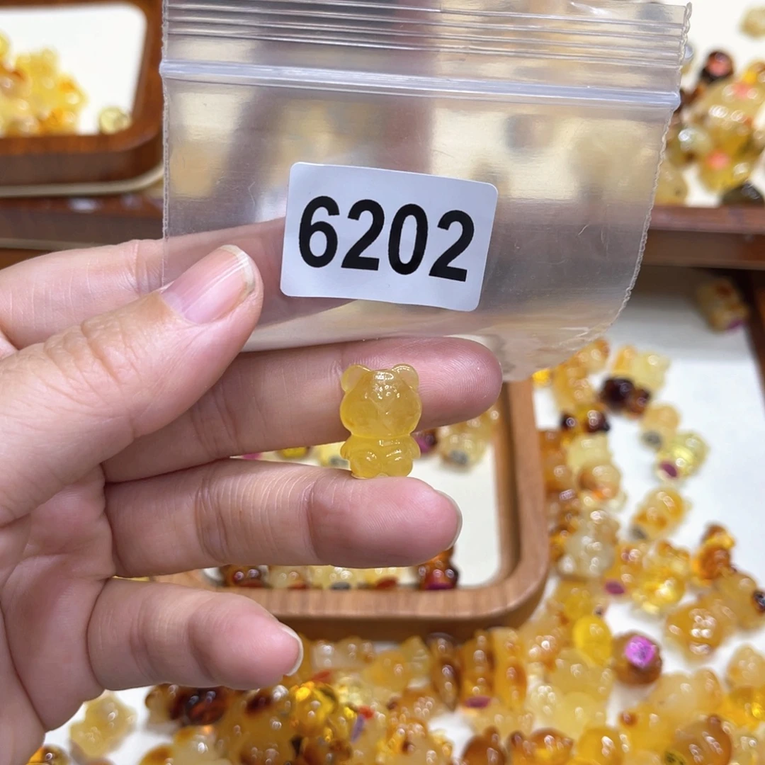 未镶嵌琥珀珠宝奇石