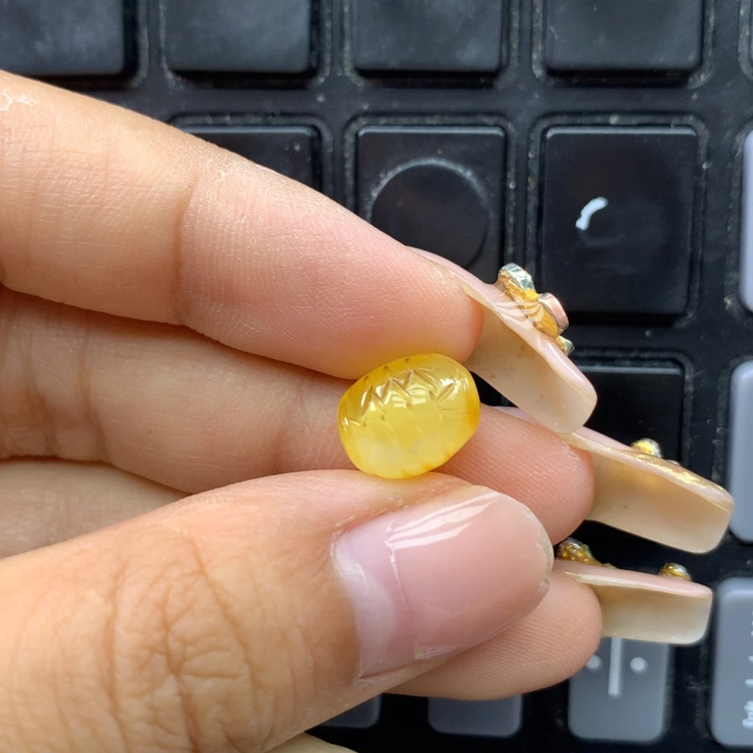 琥珀未镶嵌珠宝奇石