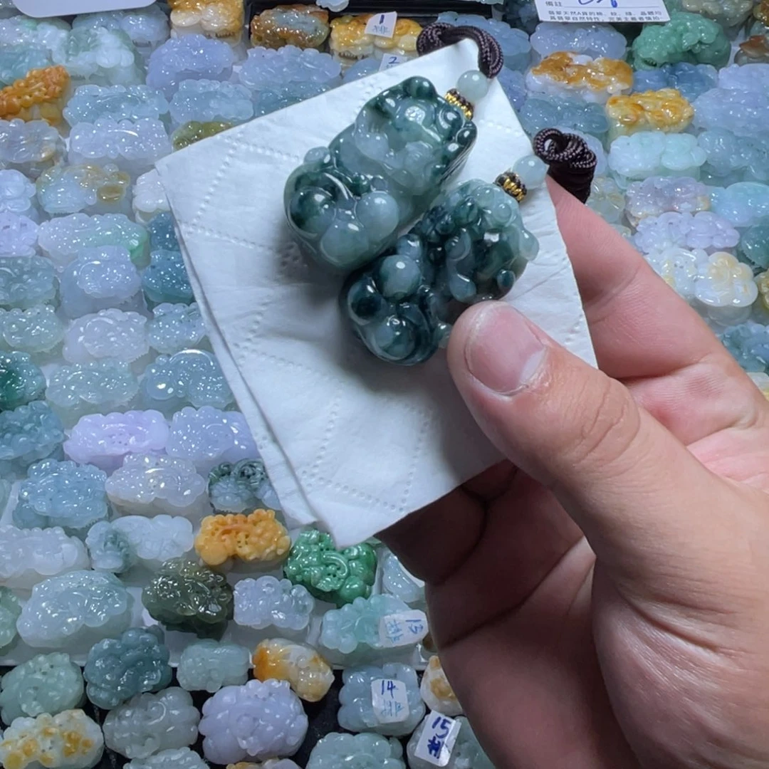 颈饰未镶嵌翡翠天然
