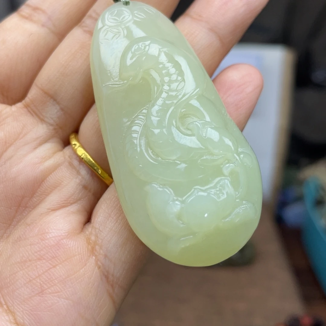 和田玉未镶嵌颈饰