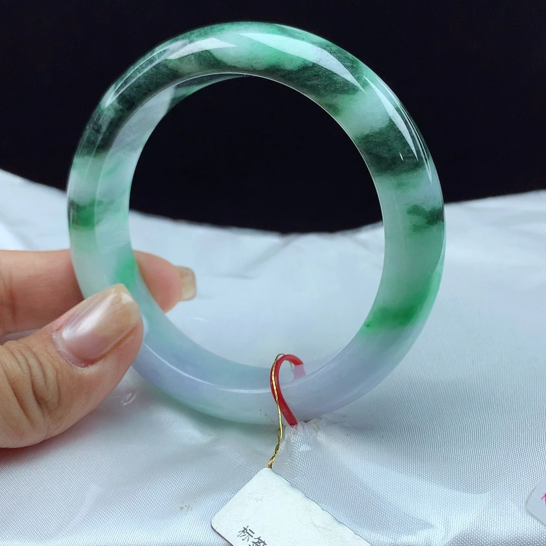 翡翠手镯未镶嵌60圈 2412