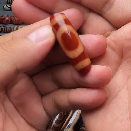 劉***臨玛瑙/玉髓颈饰未镶嵌