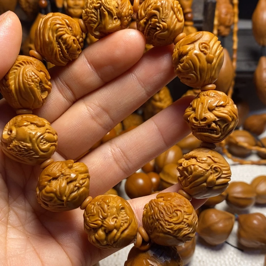 ℋ***࿐橄榄核吊坠生肖恶僧