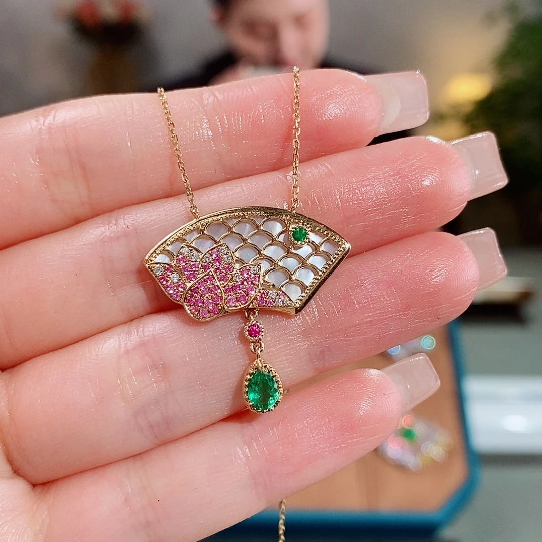 祖母绿颈饰18K金镶嵌0.22ct潘杰希尔