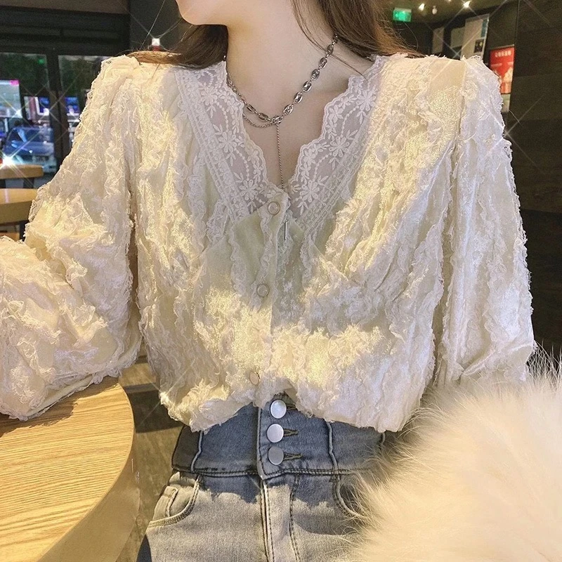 【216】蕾丝打底衫法式V领刺绣丝绒长袖衬衫女高端减龄洋气小衫