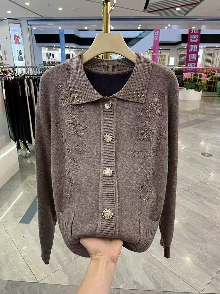 小亚推荐 纽扣款加绒开衫毛衣