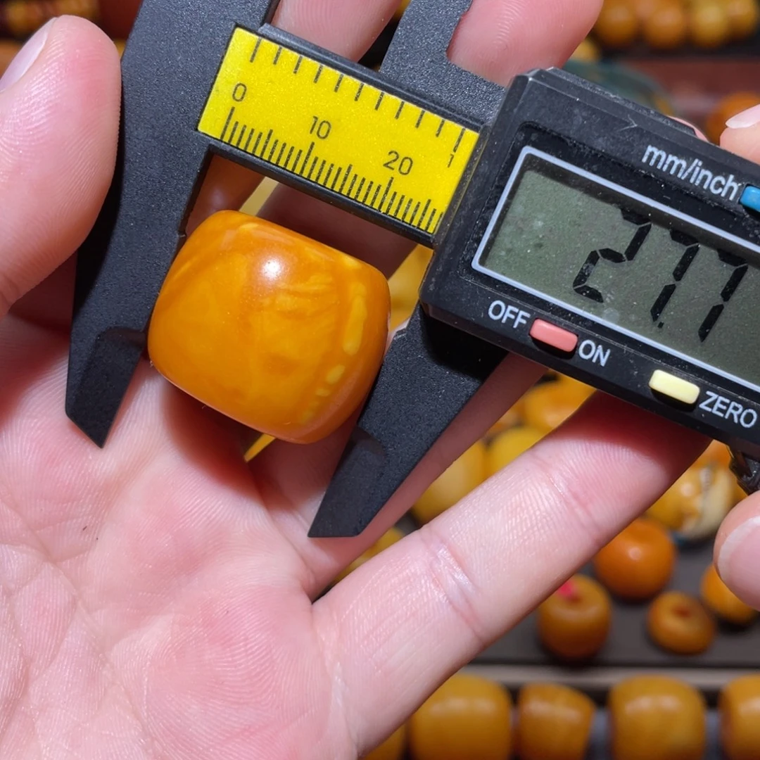 琥珀未镶嵌裸石马蹄