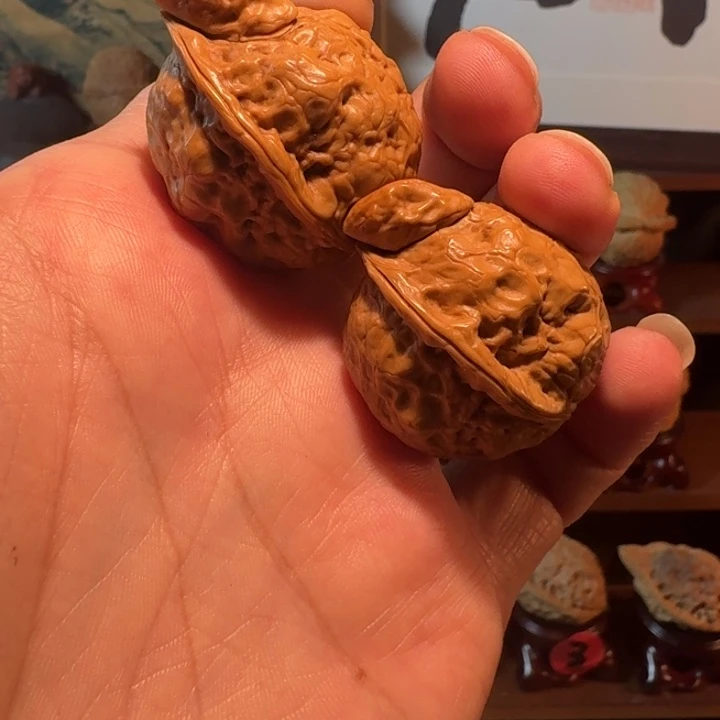云南铁核桃手把件独占鳌头2号