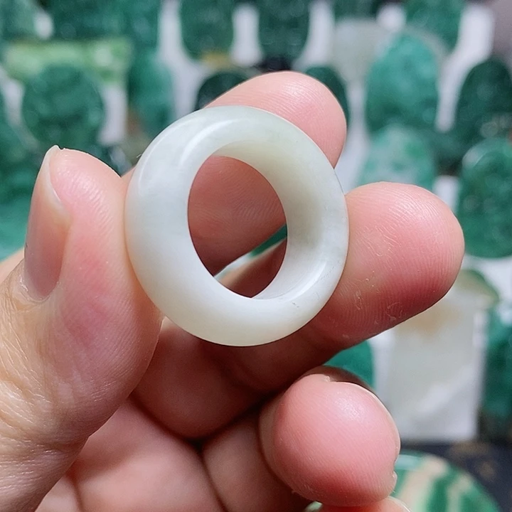 未镶嵌独山玉颈饰