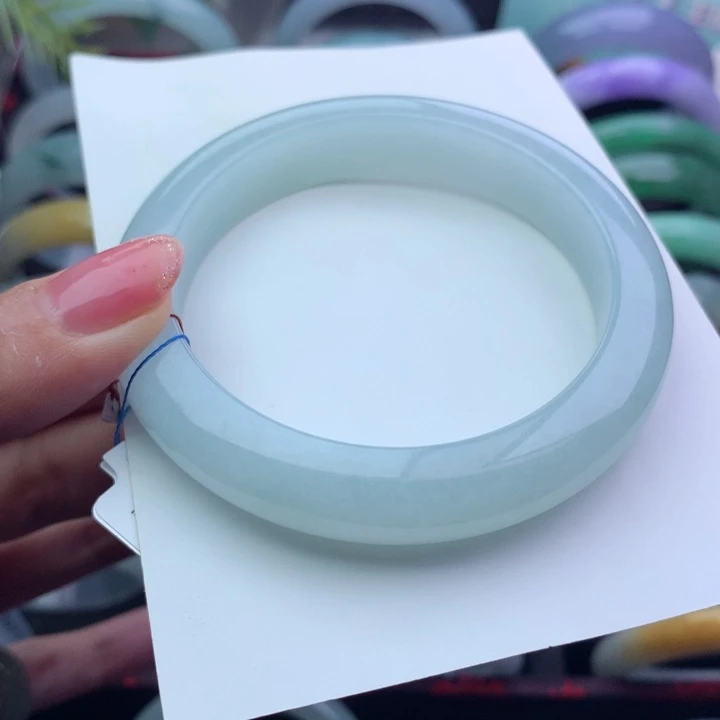 翡翠手镯未镶嵌天然翡翠手镯