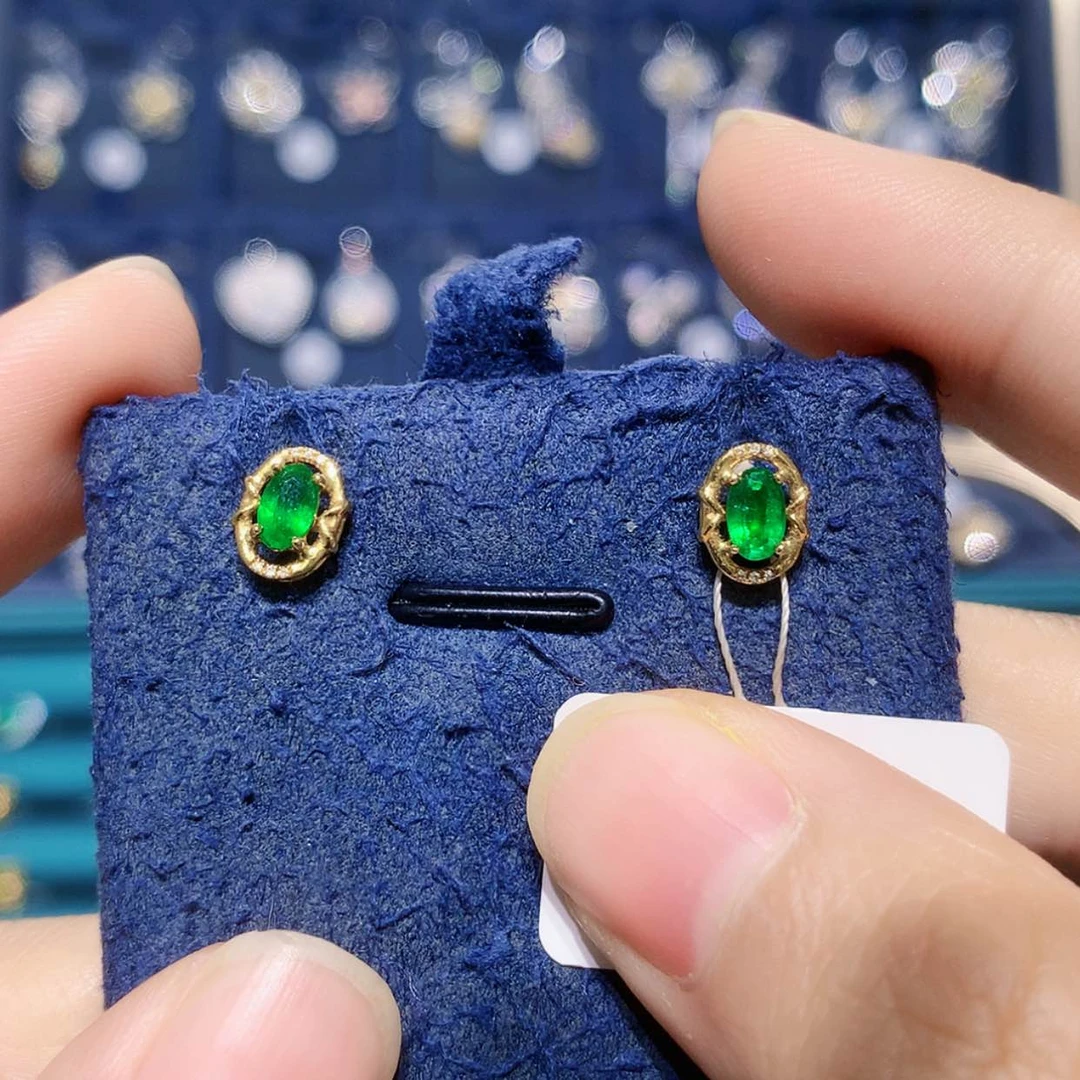 【闪购商品】18K金镶嵌耳饰祖母绿