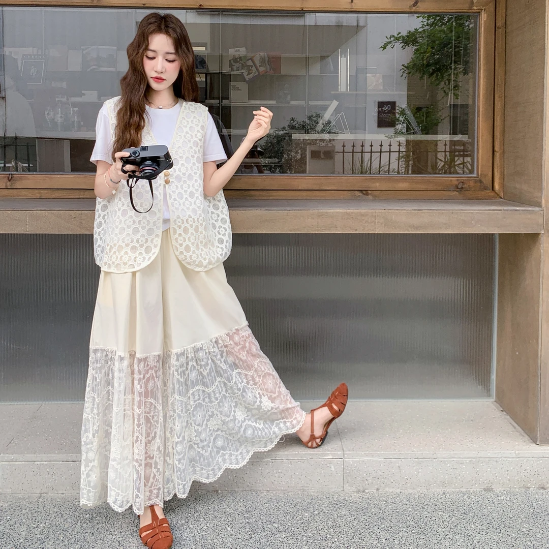 米白色轻熟风巨好看蕾丝马甲套装女夏季2025新款T恤阔腿裤三件套