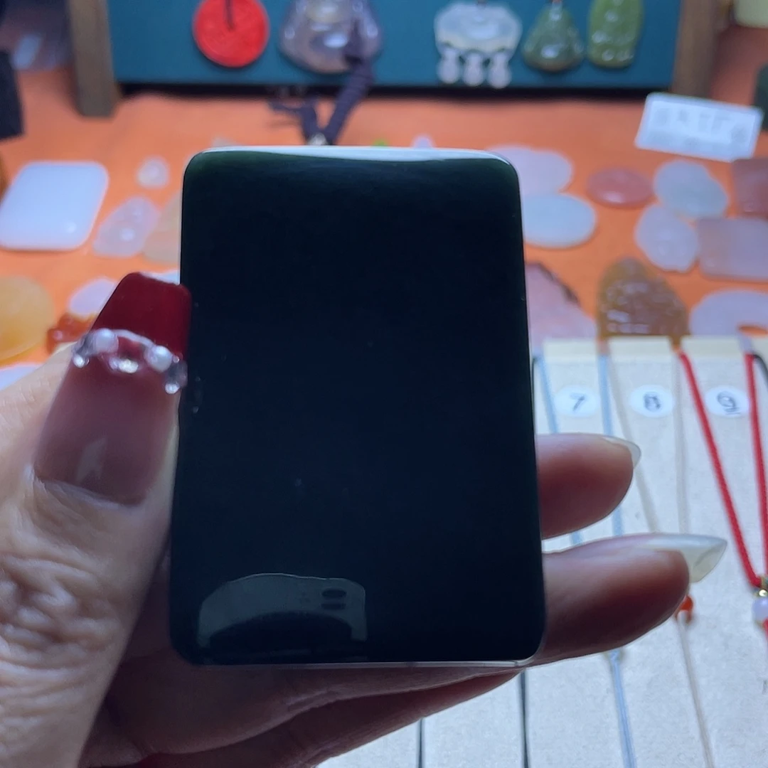 华***仔和田玉未镶嵌颈饰