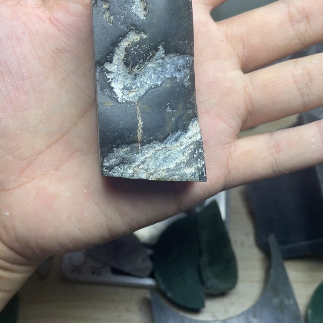 和田玉未镶嵌珠宝半成品