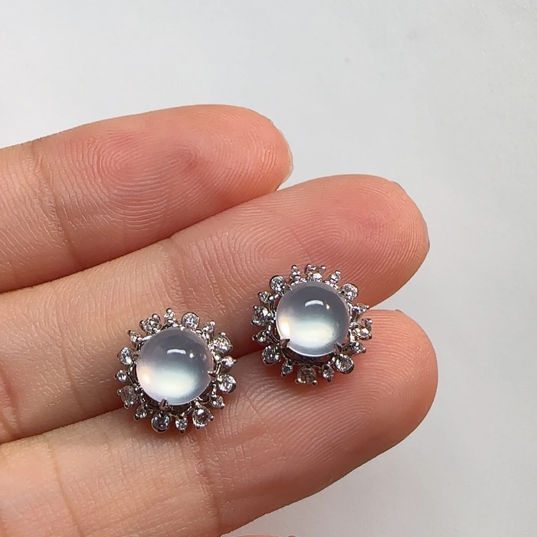 翡翠18K金镶嵌耳钉蛋面