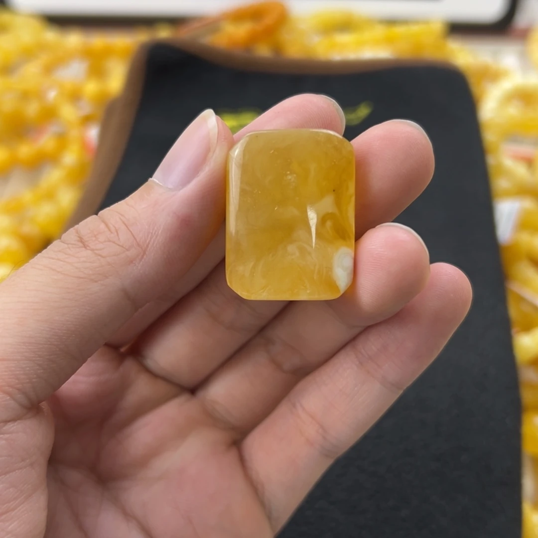 琥珀未镶嵌珠宝奇石