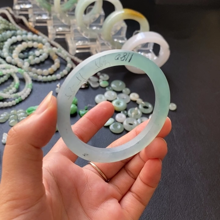 未镶嵌翡翠手镯定制翡翠