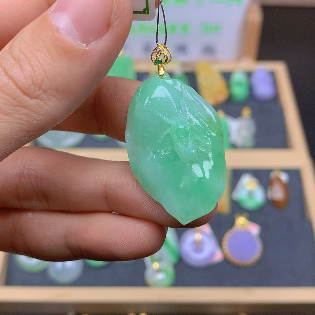 翡翠颈饰18K金镶嵌翡翠