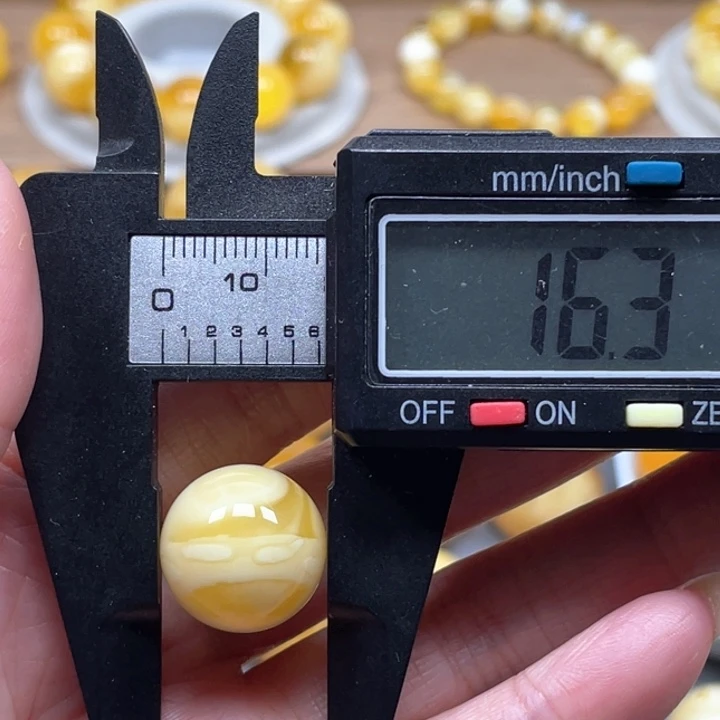 ****钰未镶嵌琥珀裸石天然