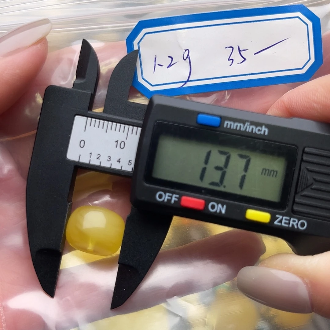 琥珀未镶嵌裸石蜜蜡墩子鸽