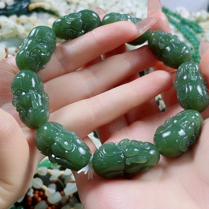 颈饰未镶嵌和田玉