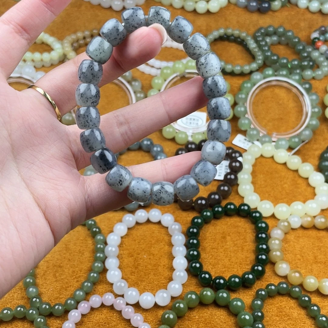 和田玉未镶嵌手串